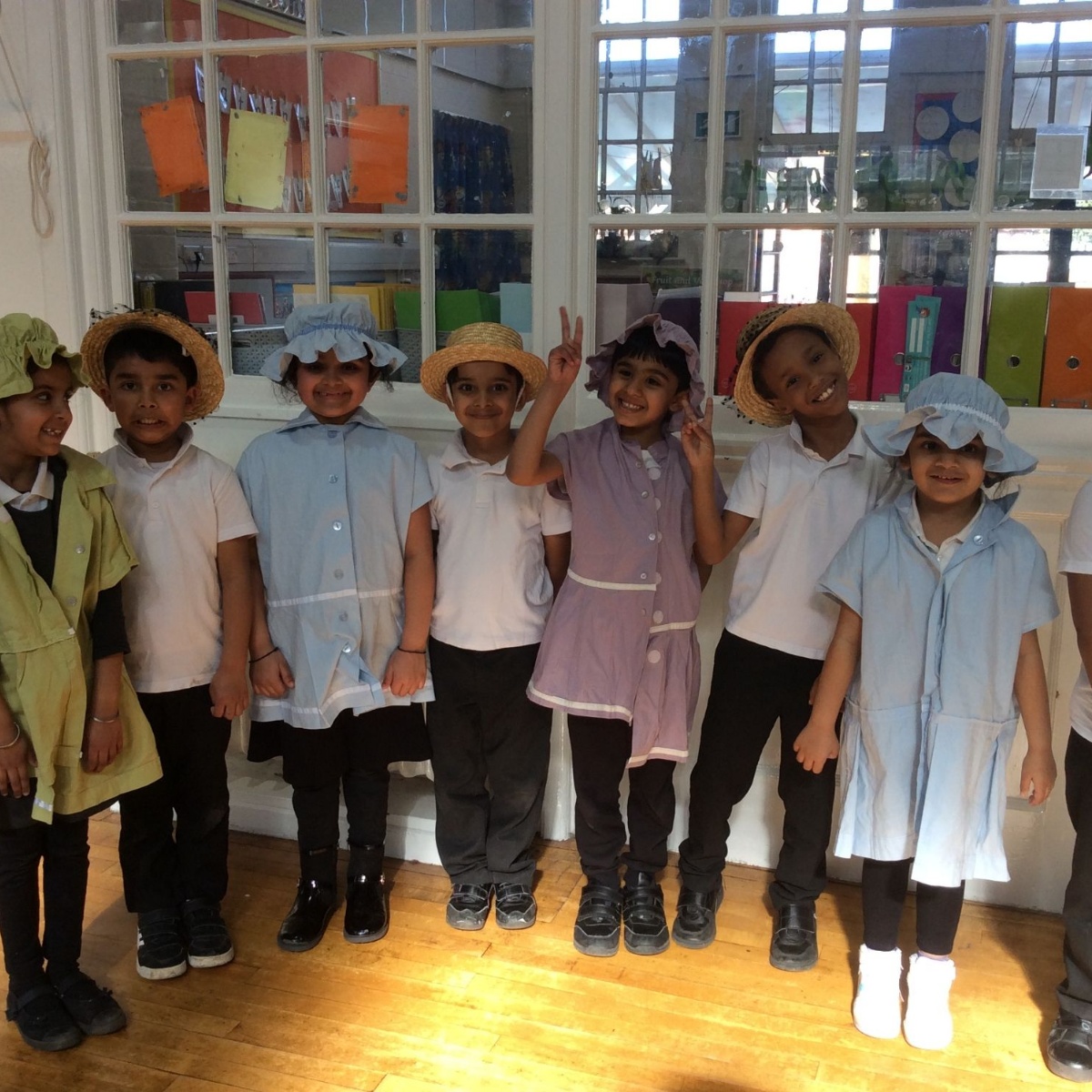 Oh we do like to be beside the seaside! Rushey Mead Primary School
